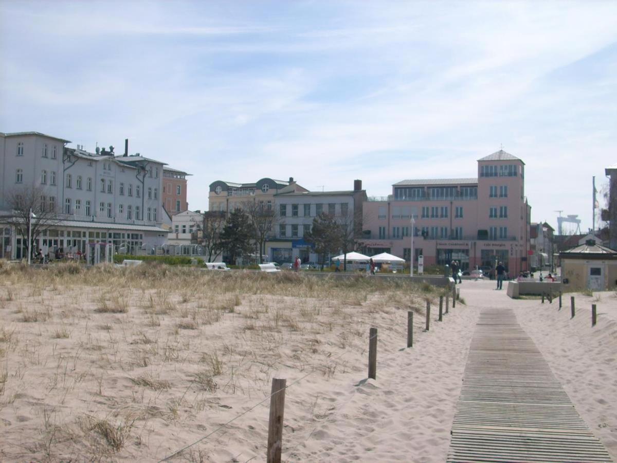 Ostseeliebe, Direkt An Der Promenade Росток Экстерьер фото